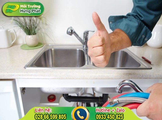 thông nghẹt bồn rửa chén bằng máy lò xo